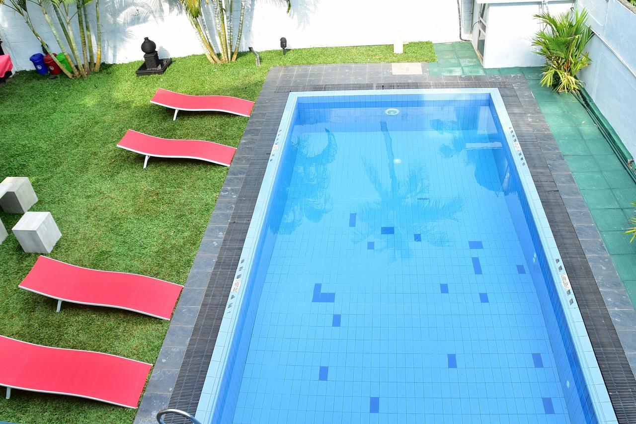 Sky Transit Hotel Katunayaka Extérieur photo