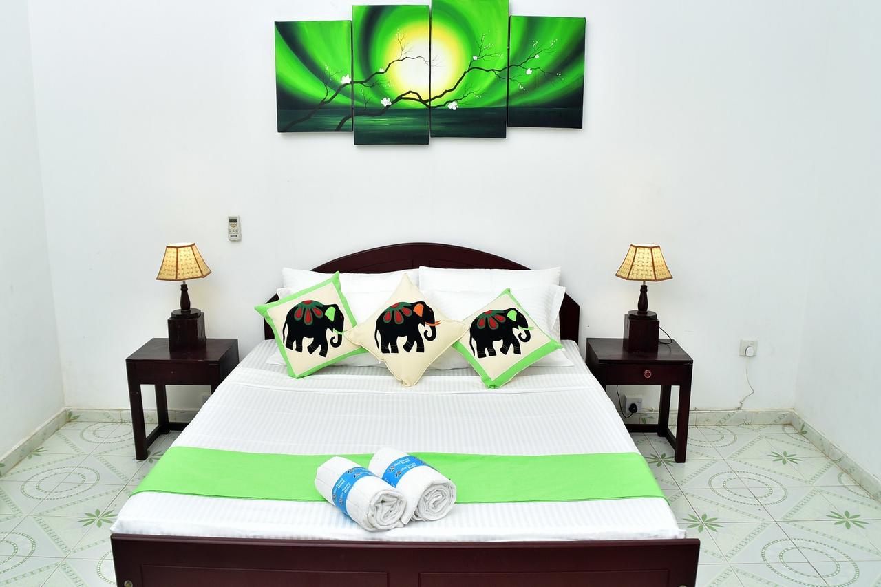 Sky Transit Hotel Katunayaka Extérieur photo