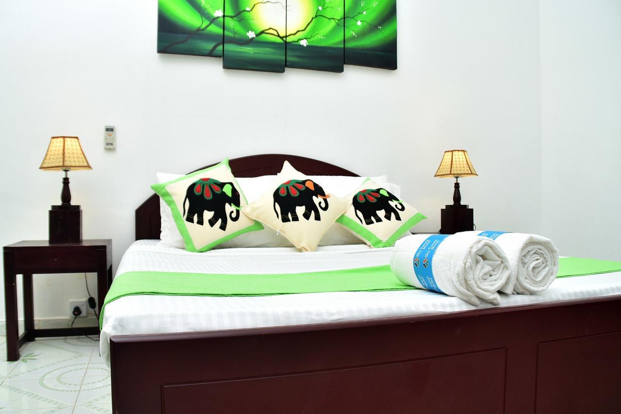 Sky Transit Hotel Katunayaka Extérieur photo