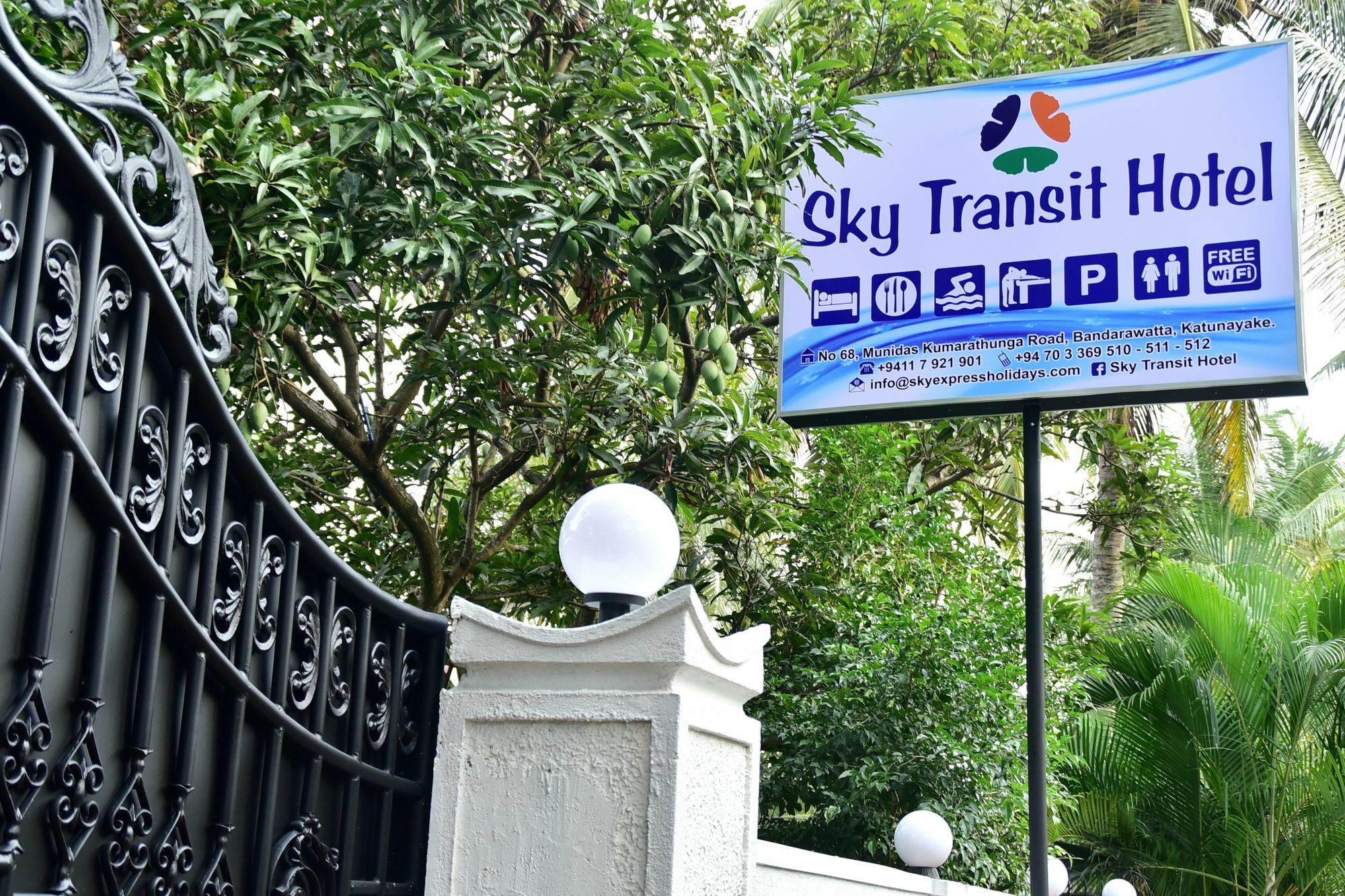 Sky Transit Hotel Katunayaka Extérieur photo